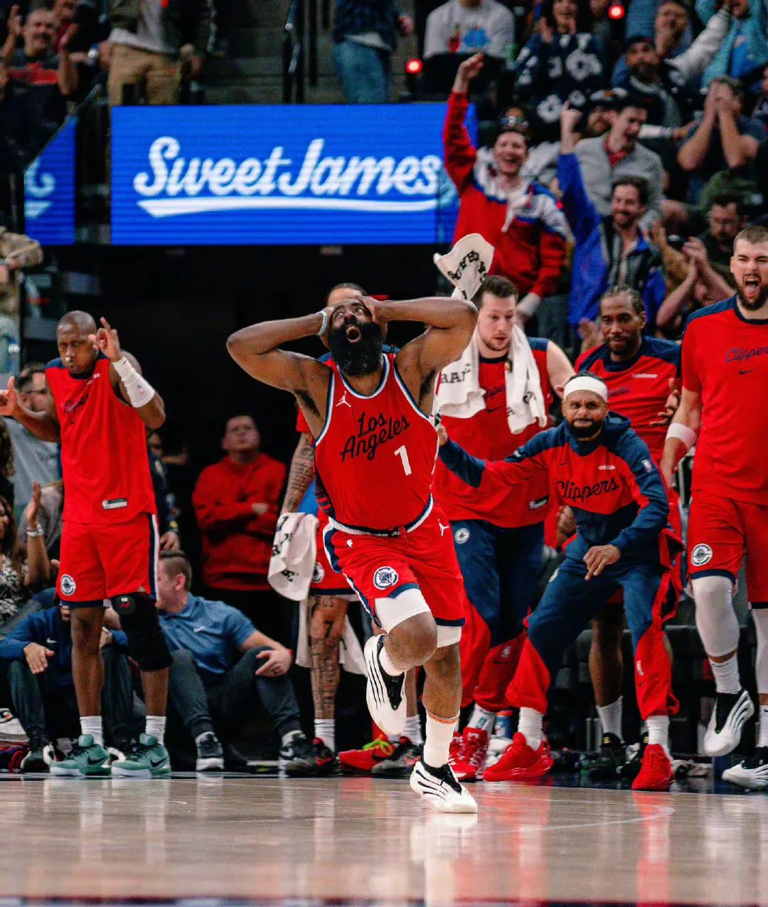 爱游戏官方登录入口 -关于关键时刻NBA常规赛传出新动向，拉齐奥官宣签约，管理层表态：气氛紧张，训练强度明显提升的信息